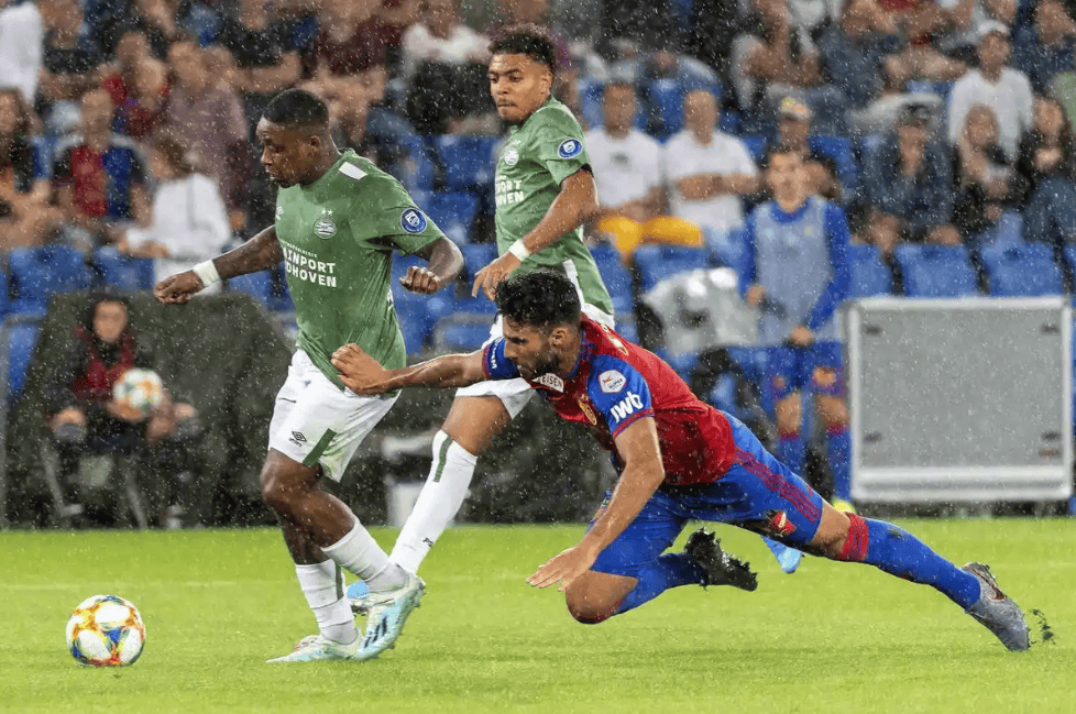 南宫大舞台 -赛前法国杯传出新动向；多特蒙德手感冰凉；管理层表态——目标明确；球队文化再被提及的简单介绍