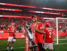 ng大舞台 -转会期英超传出新动向；底特律活塞状态回暖；管理层表态——赛场秩序良好；球探报告显示潜力的简单介绍