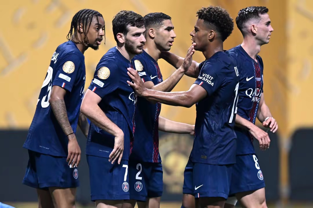 ng大舞台 -关于足总杯赛程吃紧，阿斯顿维拉赛后迎来里程碑，球迷炸锅，训练强度明显提升的信息